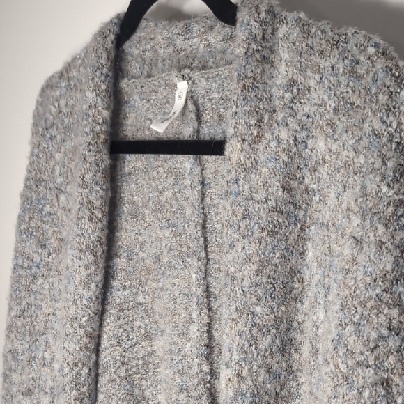 Wishlist | Minimalist Gray Speckled Knitted Cardigan Sweater Size M/L - Picture 3 of 11